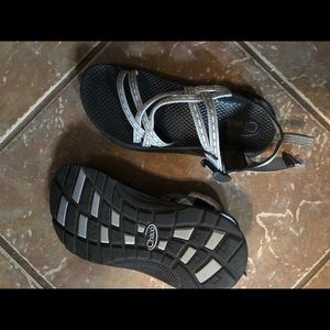 Girls Chachos Size 4